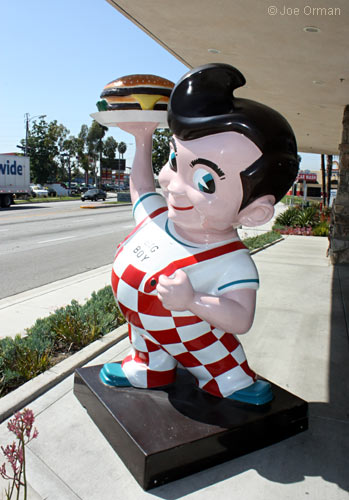 [bizarre_bigboy7.jpg]