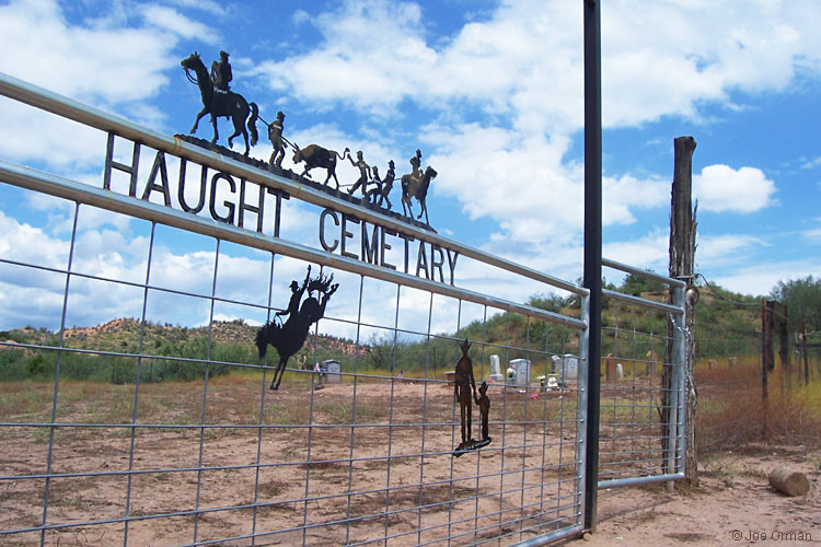 [bizarre_haught2.jpg]