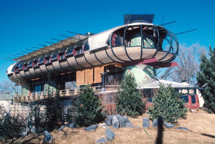 [bizarre_houses1.jpg]