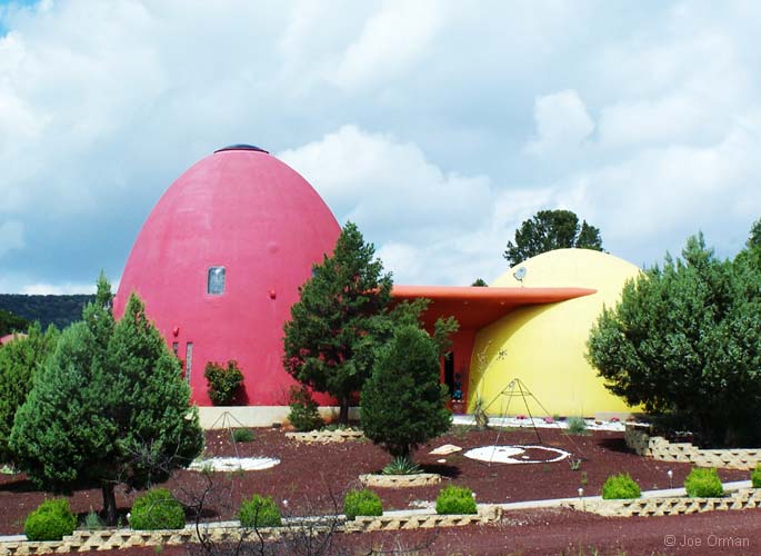 [bizarre_houses7.jpg]