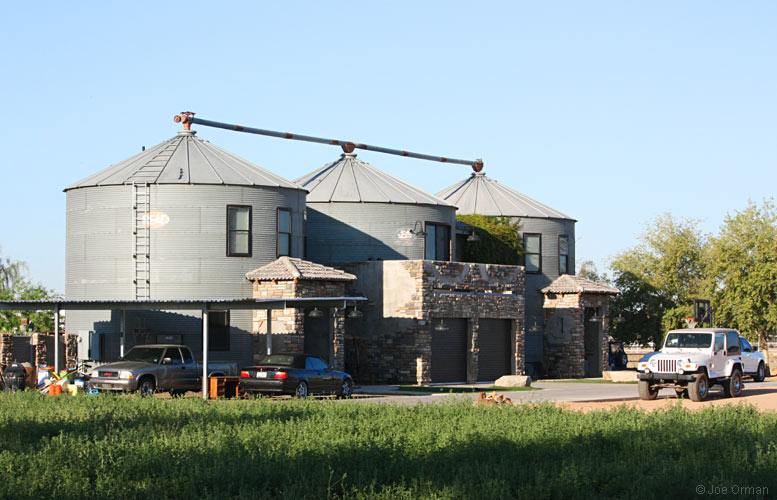 [bizarre_houses9.jpg]