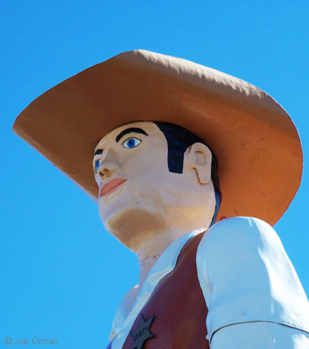 [bizarre_mufflermen12.jpg]