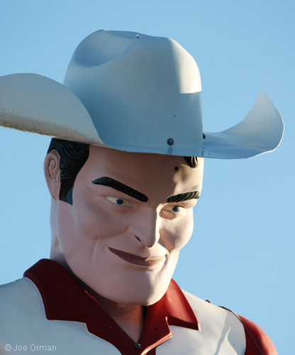 [bizarre_mufflermen18.jpg]