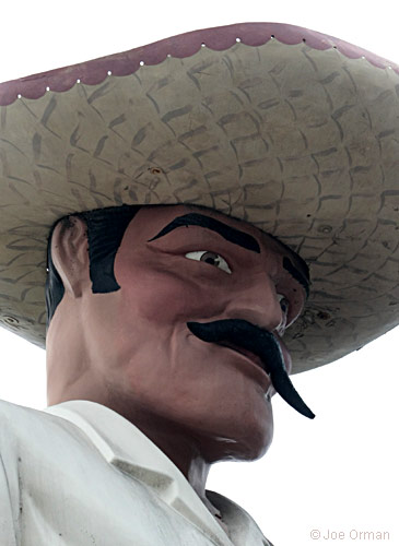 [bizarre_mufflermen25.jpg]