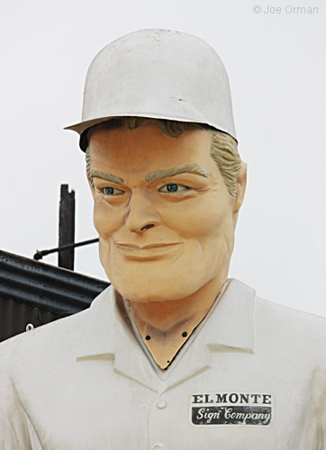 [bizarre_mufflermen33.jpg]