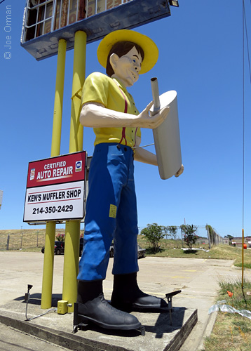 [bizarre_mufflermen46.jpg]