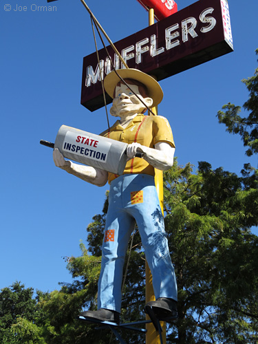 [bizarre_mufflermen48.jpg]