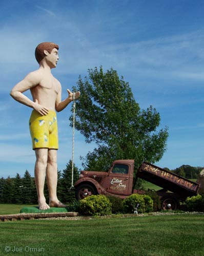 [bizarre_mufflermen7.jpg]