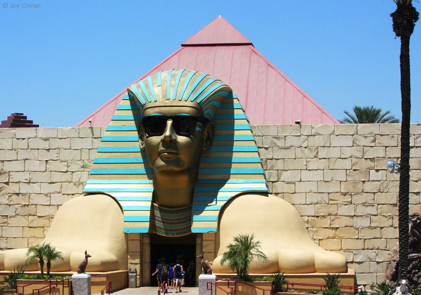 [bizarre_pharoahs.jpg]