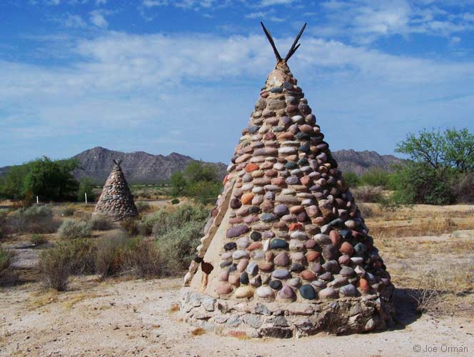 [bizarre_sacaton1.jpg]