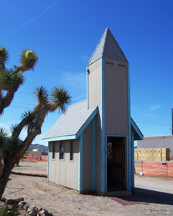 [bizarre_whitehills1.jpg]