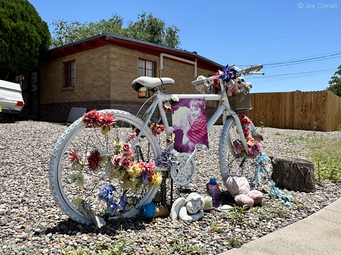 [bizarre_ghostbikeiPhone15_IMG_14702.jpg]